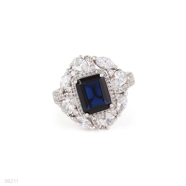 REGAL RADIANCE GREEN RING