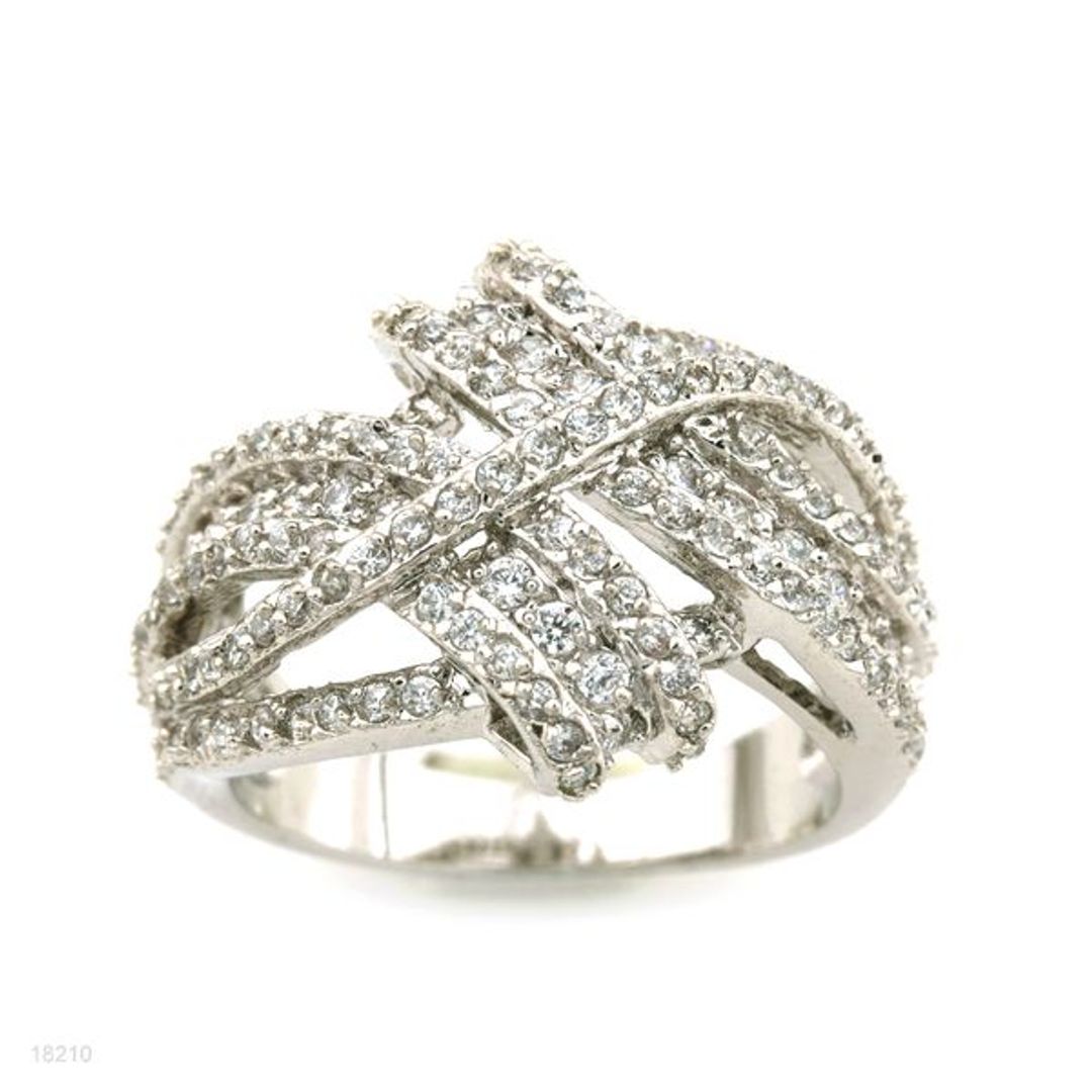 Elegant Crossover Crystal Ring – Silver Plated