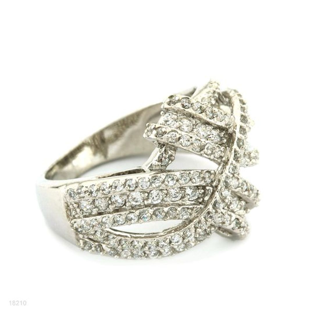 Elegant Crossover Crystal Ring – Silver Plated