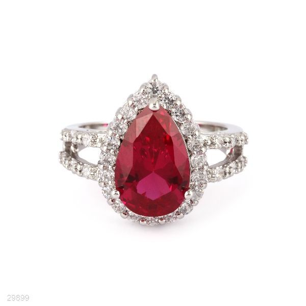 BEAUTIFUL PEAR DROP RING