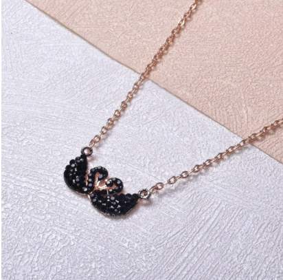 Styzee Vendre Black Swan Love Pendant Necklace – Korean-Inspired Design
